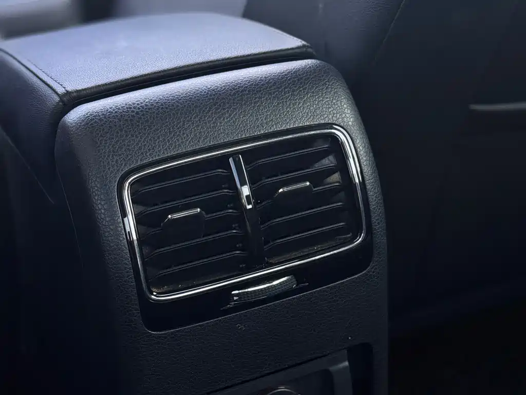 Volkswagen Sagitar — миниатюра 12