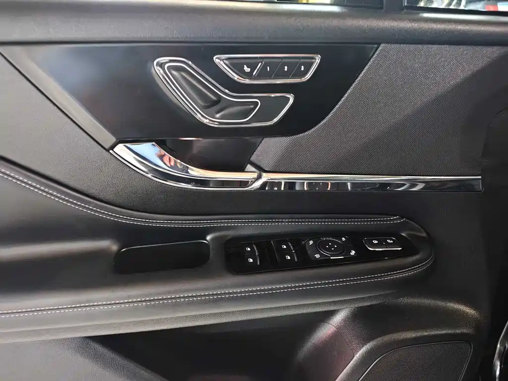 Lincoln Corsair 2024 2.0T Premium