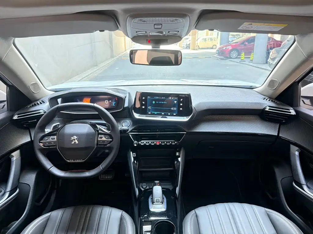 Peugeot 2008 — миниатюра 8