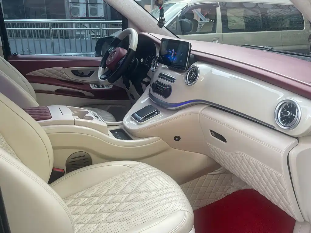 Mercedes-Benz Vito 2020 2.0T Elite 7 мест