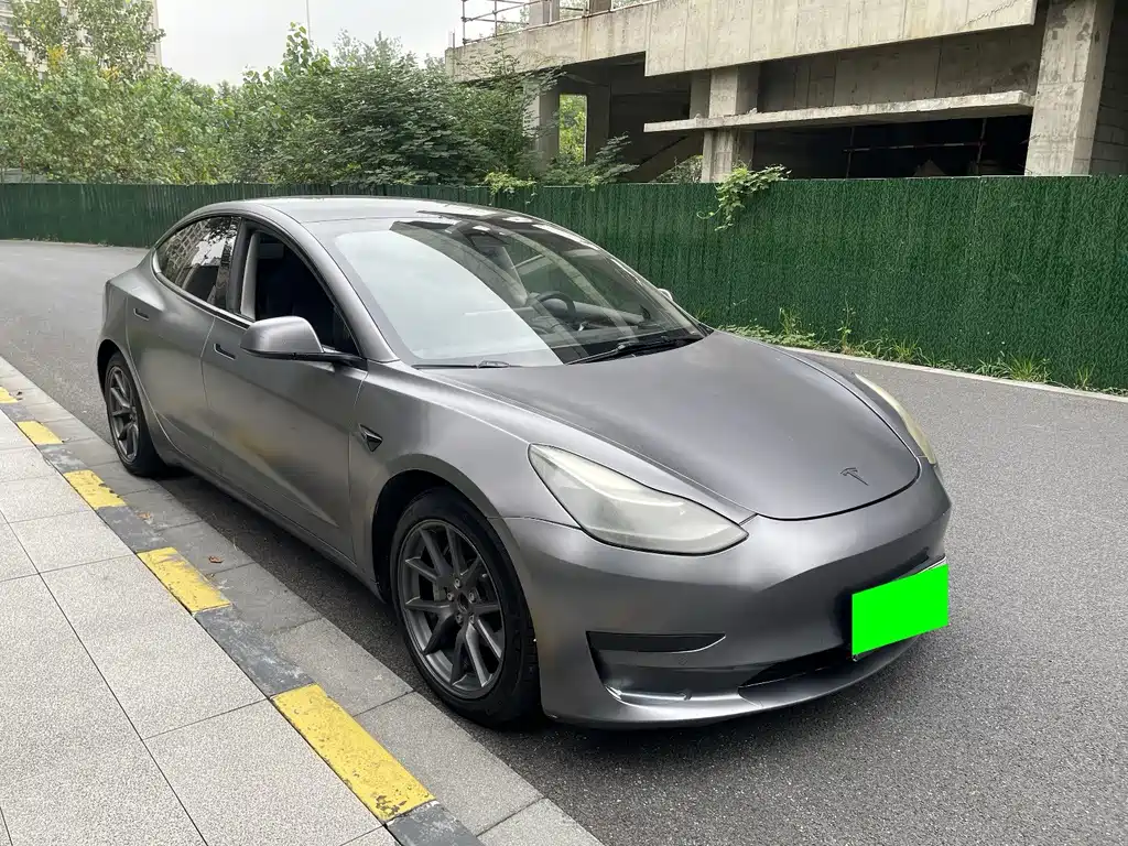 Tesla Model 3 — миниатюра 3