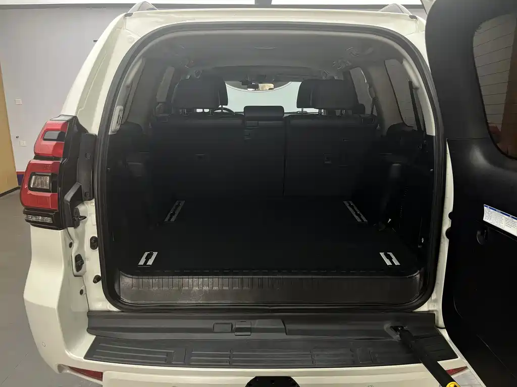 Toyota Prado — миниатюра 14