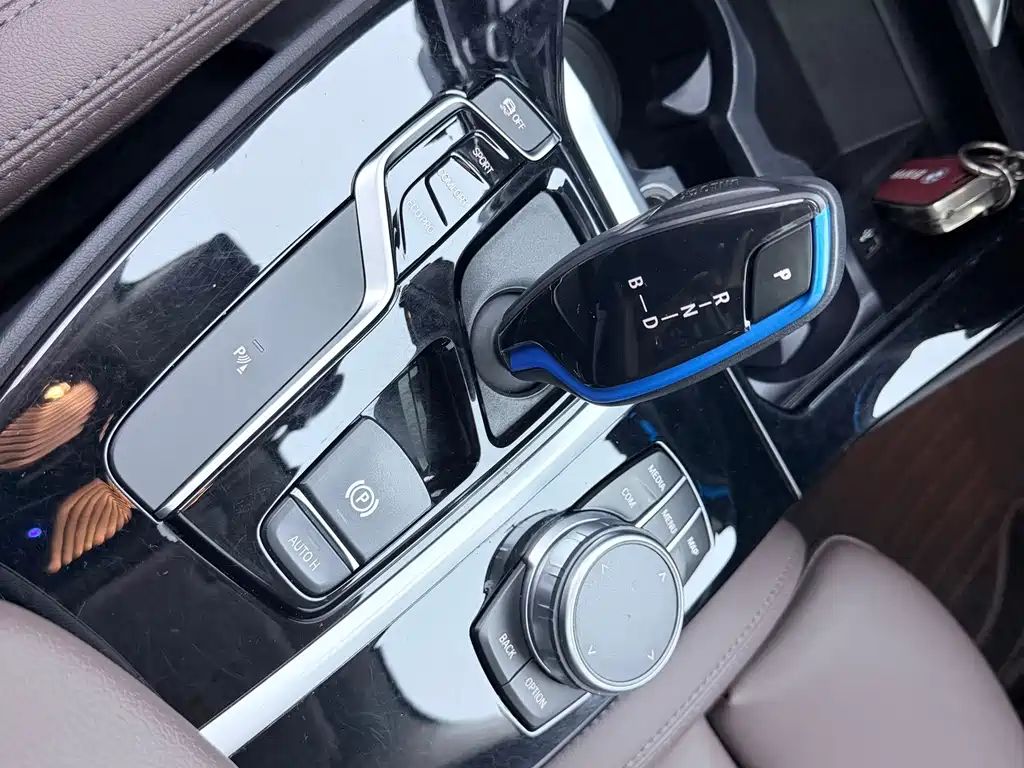 BMW iX3 — миниатюра 10