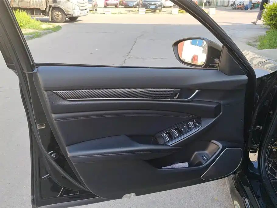 Honda Accord 2018 260TURBO Luxury V