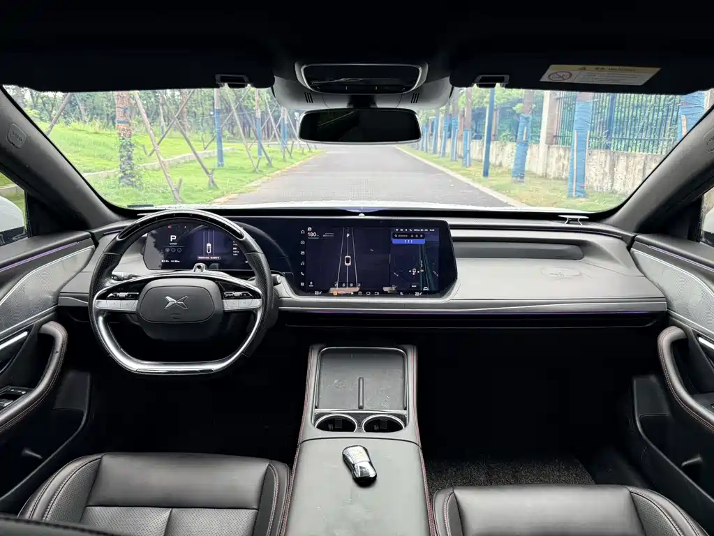 XPeng P7 — миниатюра 14