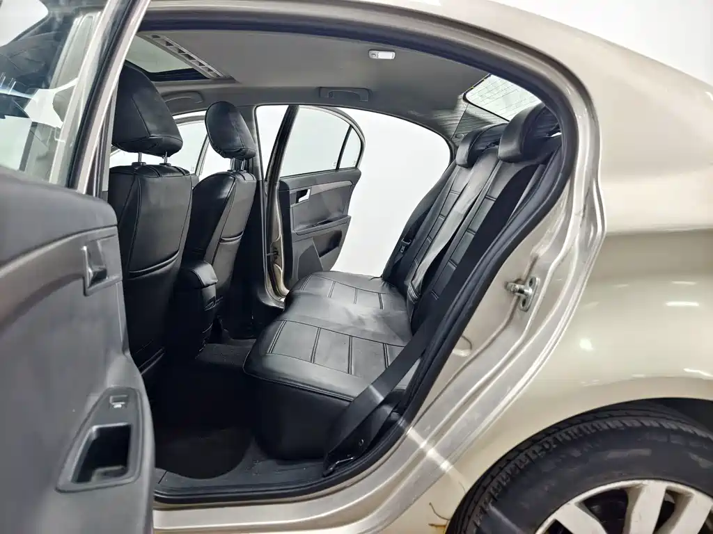 Roewe 350 — миниатюра 13