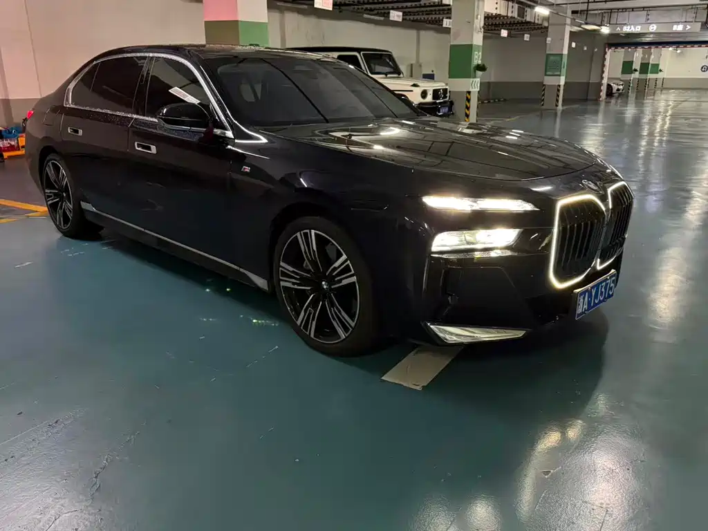 BMW 7 Series — миниатюра 3