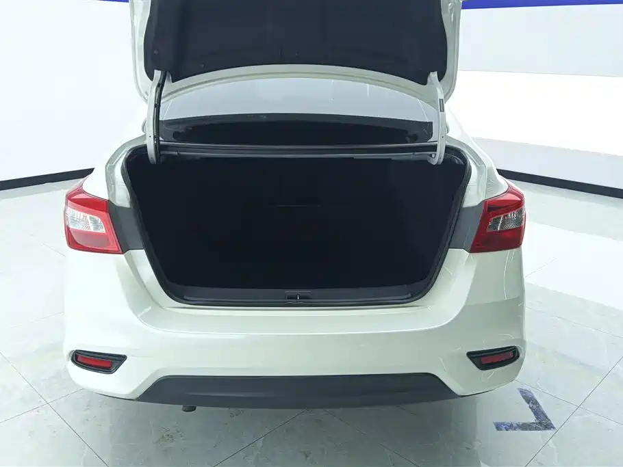 Nissan Sylphy 2016 1.6XV CVT Smart