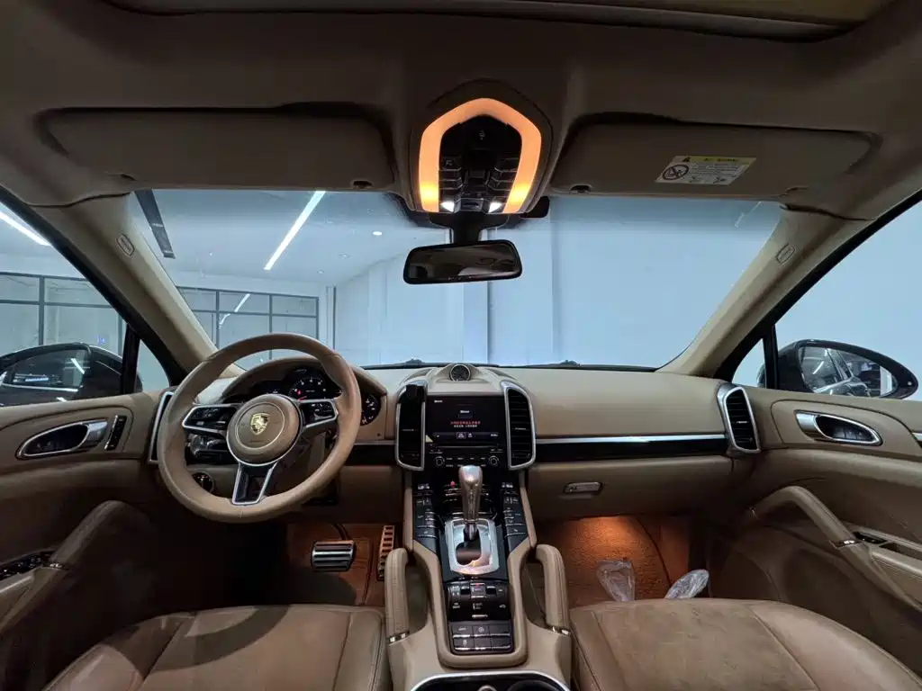 Porsche Cayenne — миниатюра 4