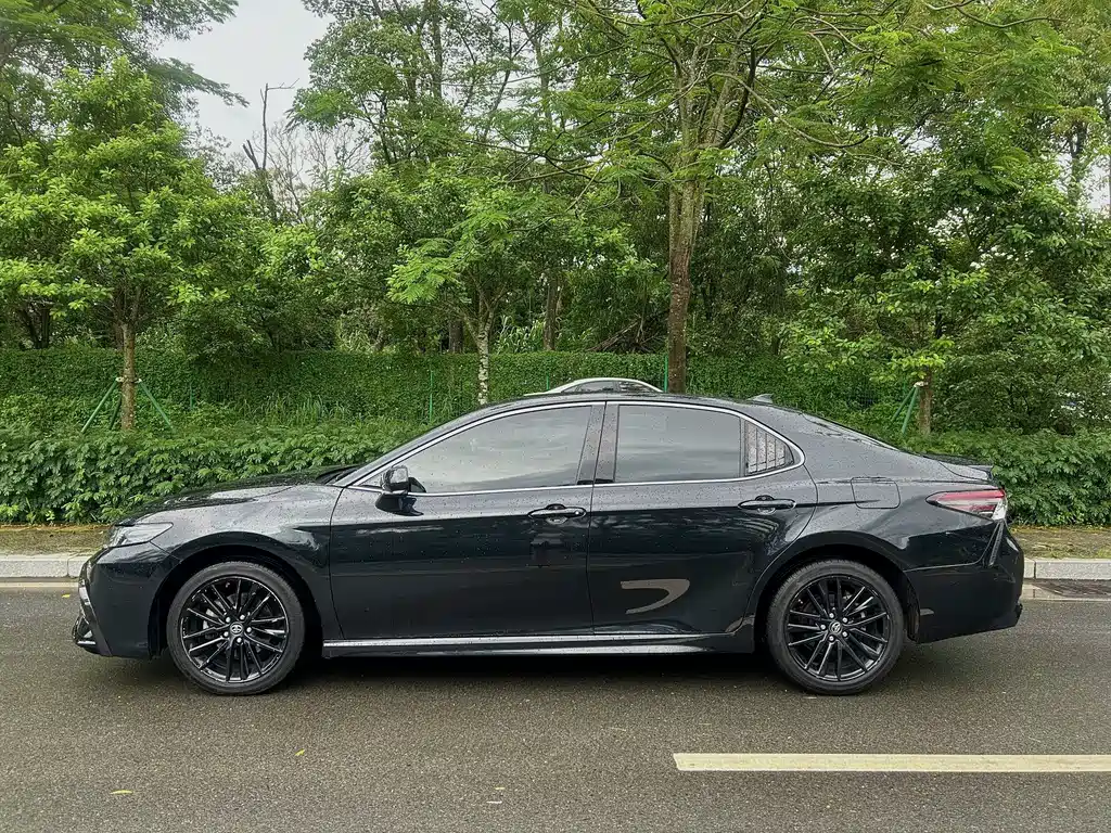 Toyota Camry 2023 2.0S