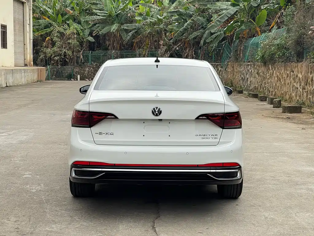 Volkswagen Sagitar 2023 300TSI DSG