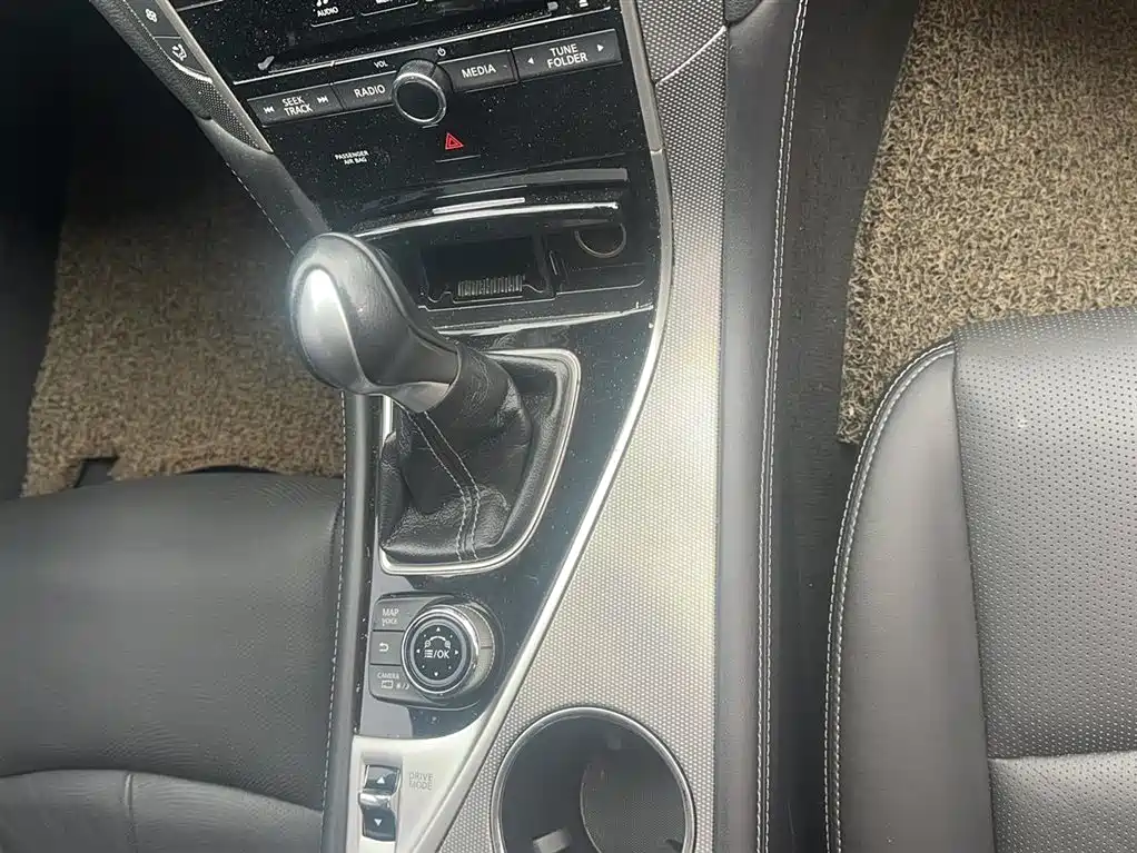 INFINITI  Q50L