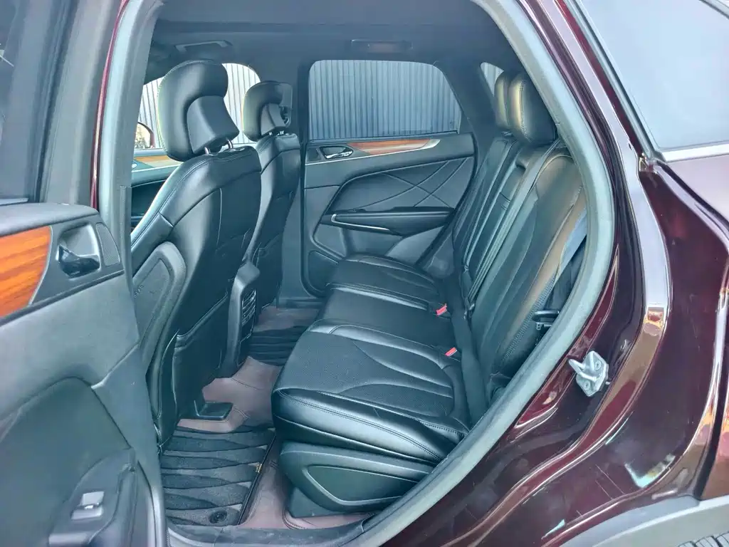 Lincoln MKC — миниатюра 14