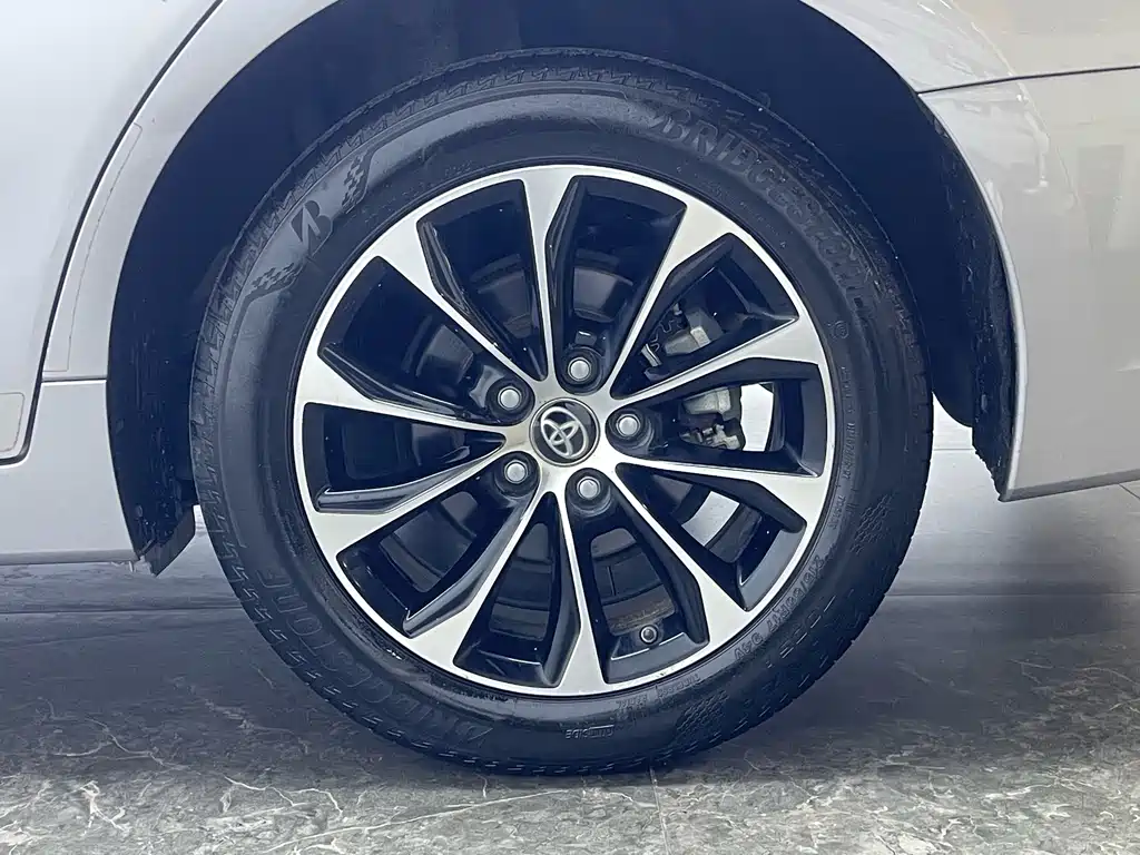 Toyota Avalon — миниатюра 10