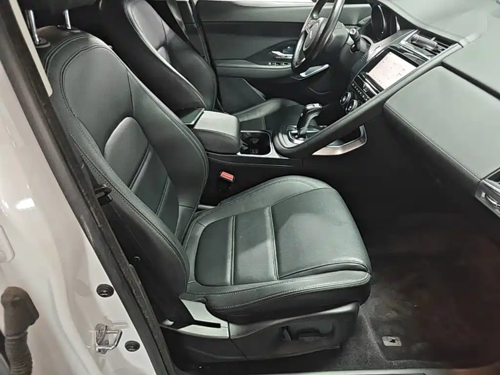 Jaguar E-PACE — миниатюра 25