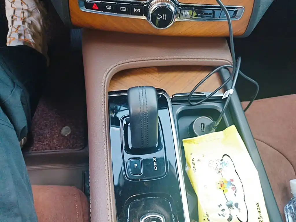 Volvo XC90 — миниатюра 10