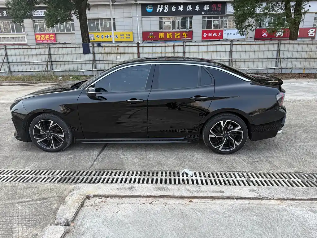 Lynk & Co 03 — миниатюра 8