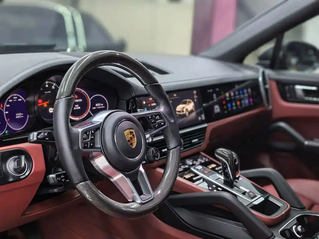Porsche Cayenne — миниатюра 14