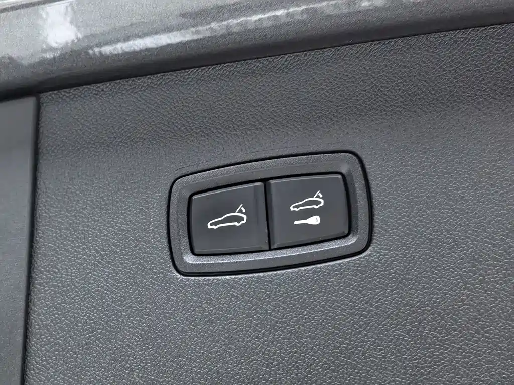 Porsche Cayenne — миниатюра 37