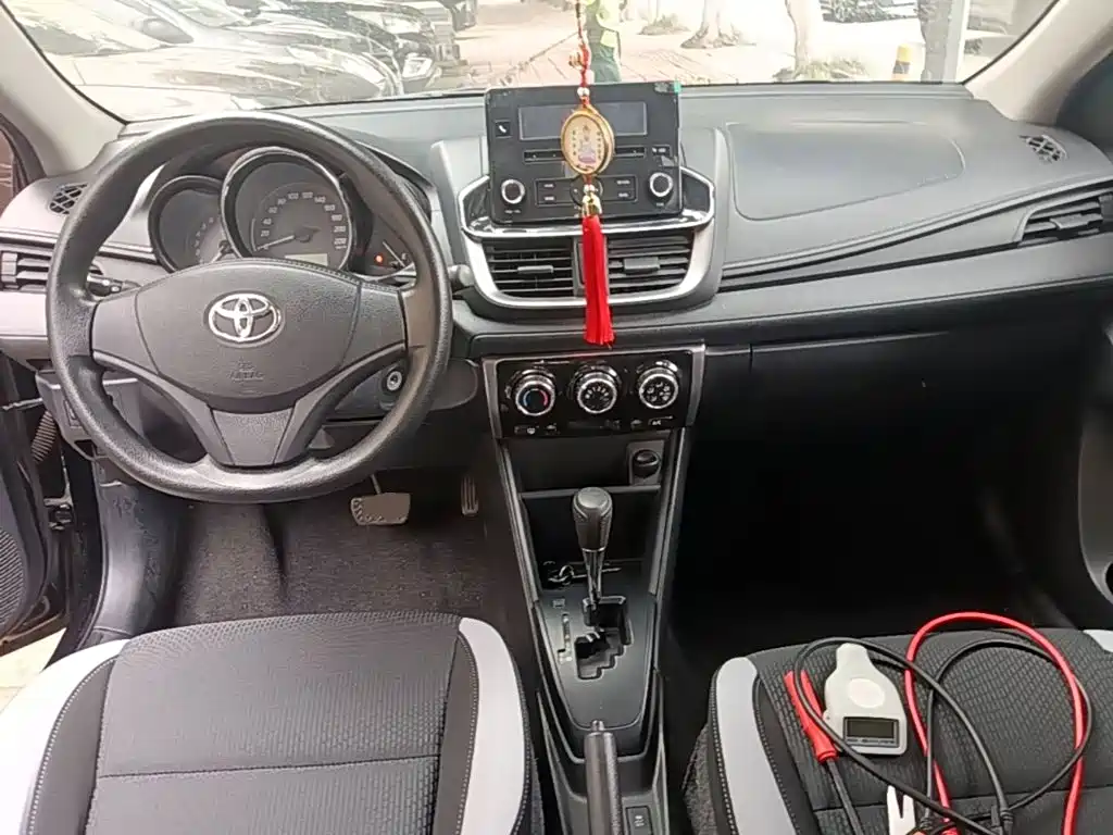 Toyota Yaris L — миниатюра 10