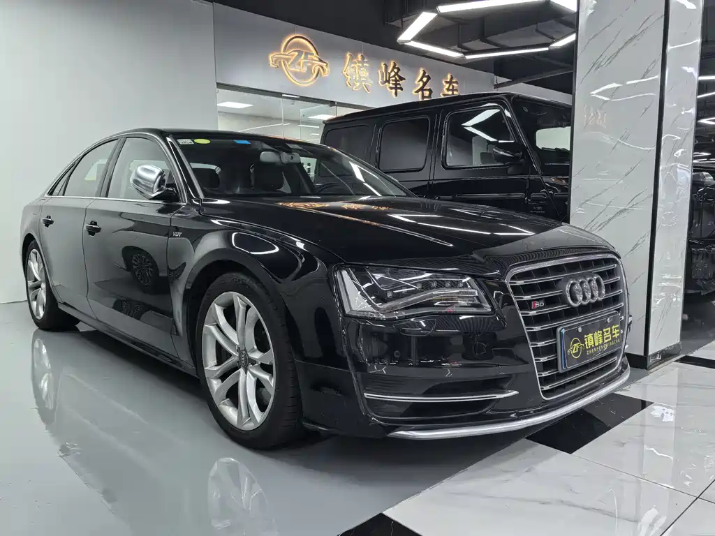 Audi S8 2014