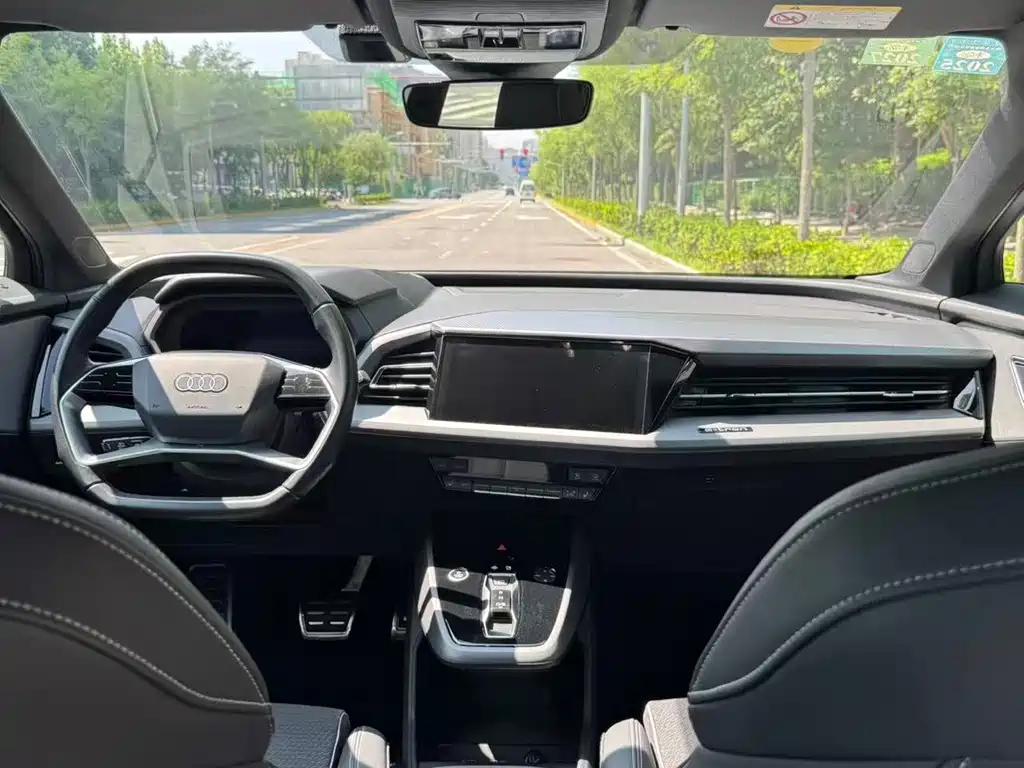 Audi Q5 e-tron — миниатюра 14