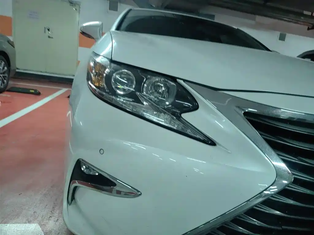Lexus ES 2015 300h Comfort
