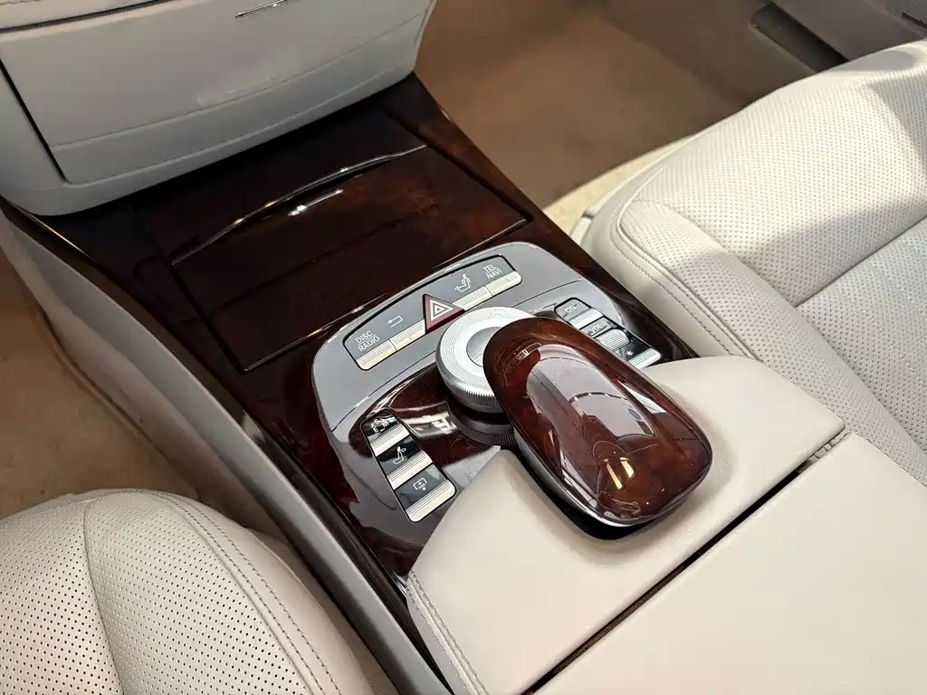 Mercedes-Benz S-Class — миниатюра 7