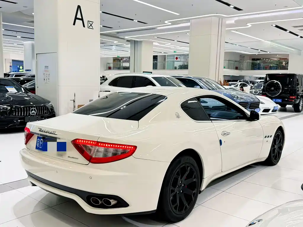 Maserati GranTurismo 2016 4.2L AT