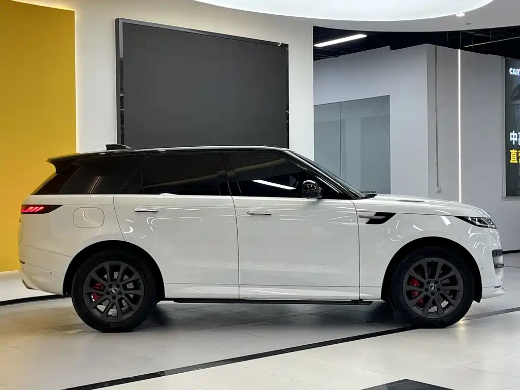Land Rover Range Rover Sport 2024 400PS Dynamic SE