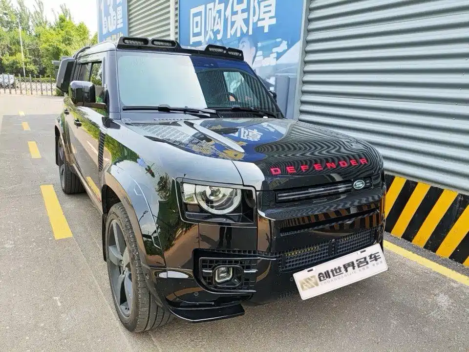 Land Rover Defender 2024 110 5.0T V8