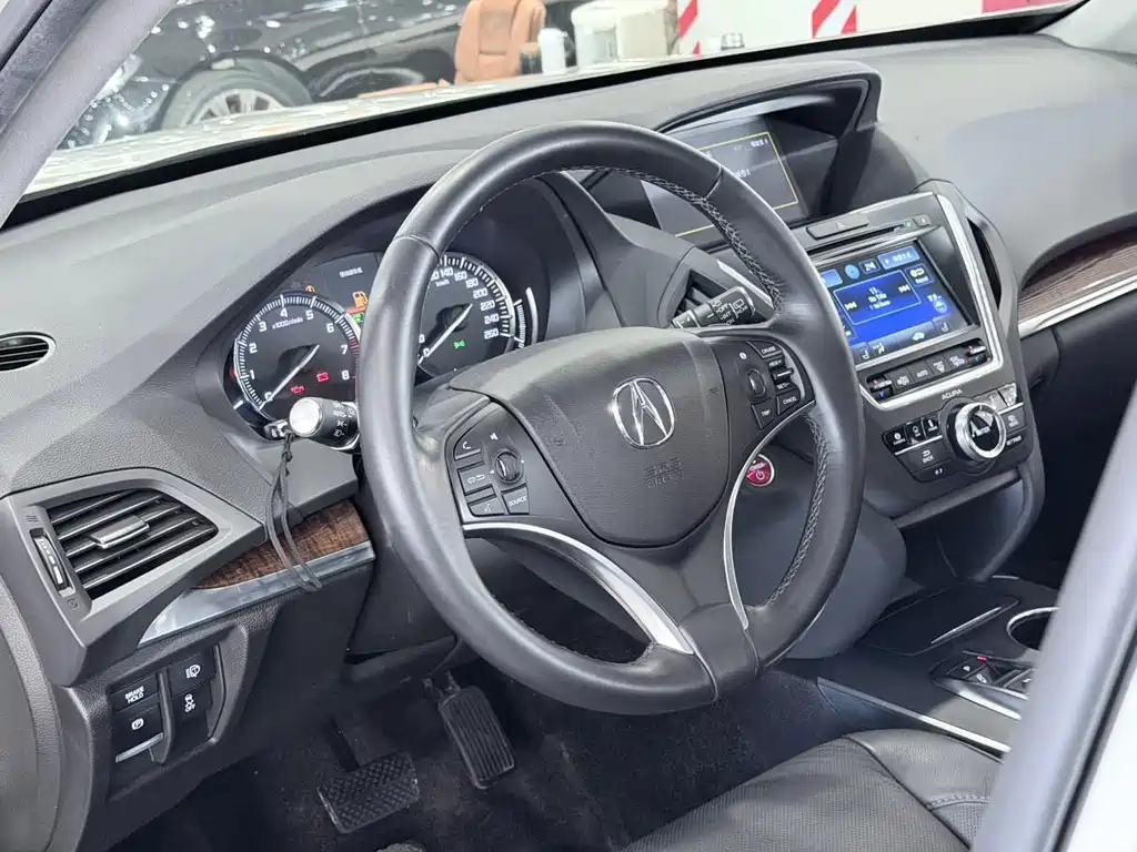 Acura MDX - фото 5