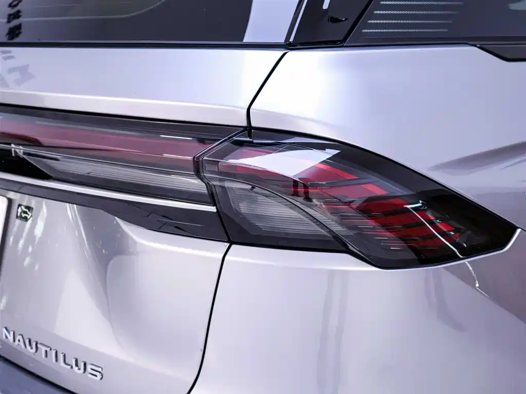 Lincoln Nautilus 2026 2.0T Premium