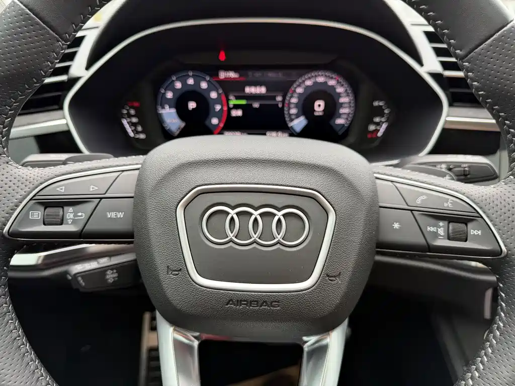 Audi Q3 Sportback — миниатюра 11
