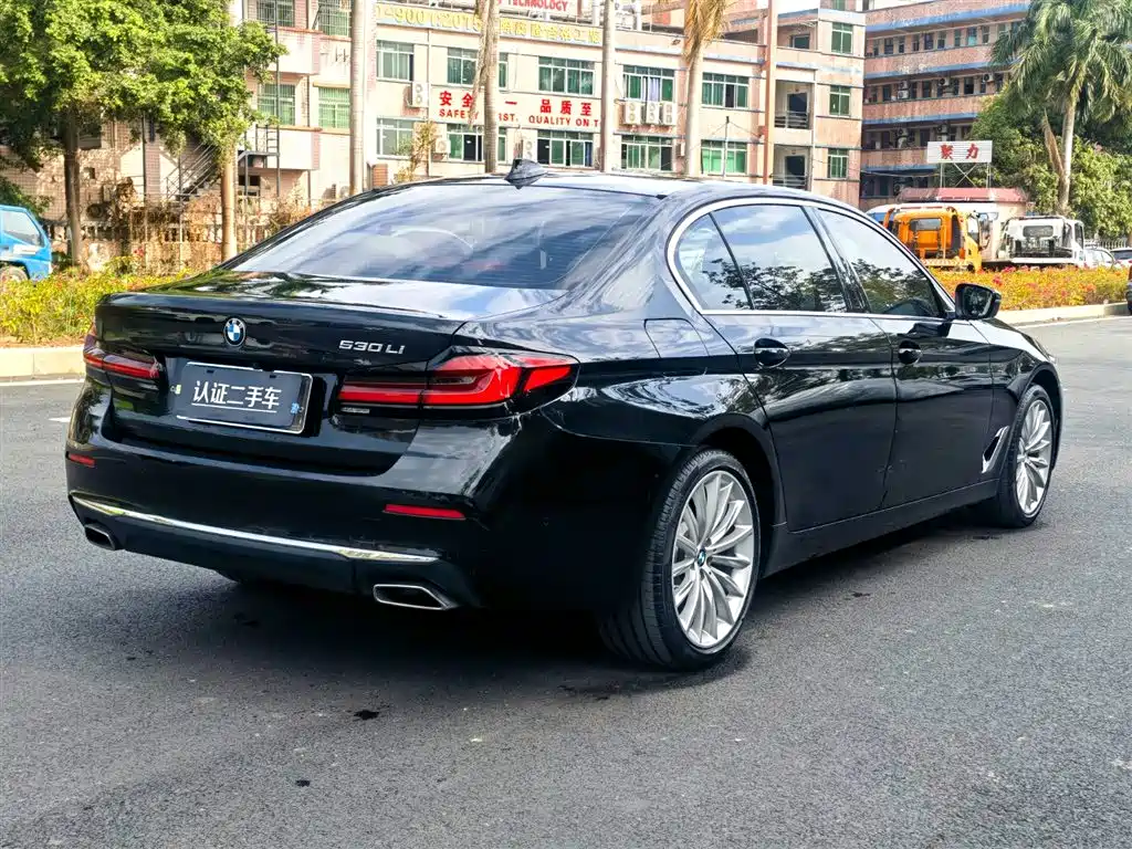BMW 5 SERIES
