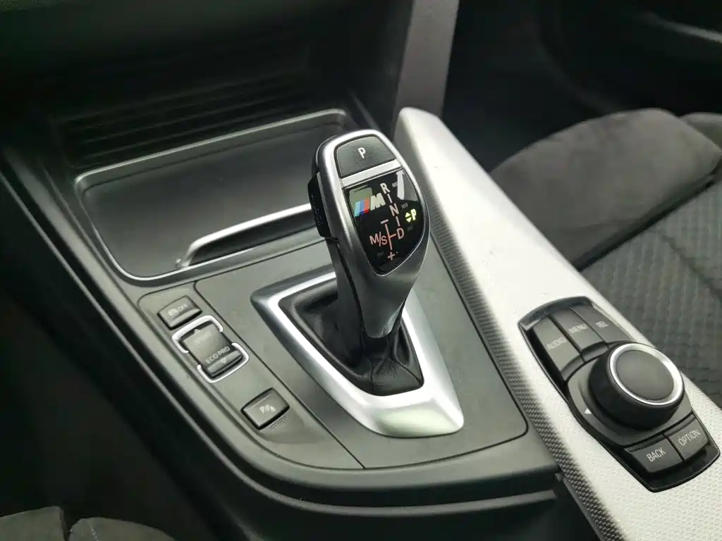 BMW 3 Series — миниатюра 13