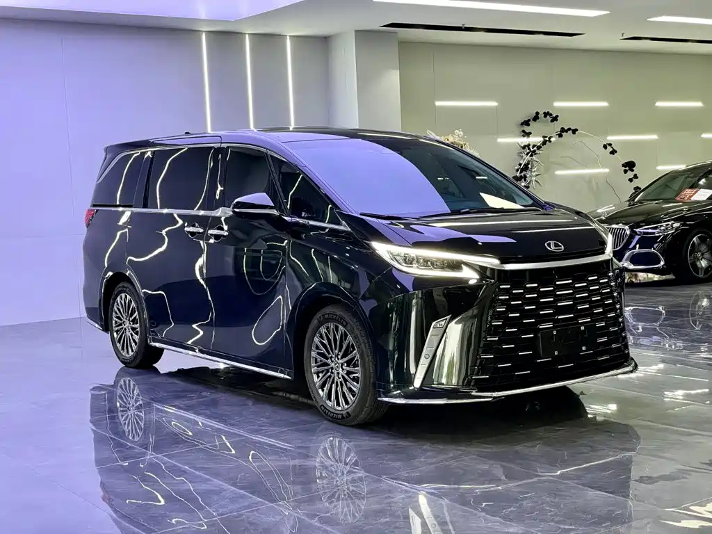 Lexus LM — миниатюра 7