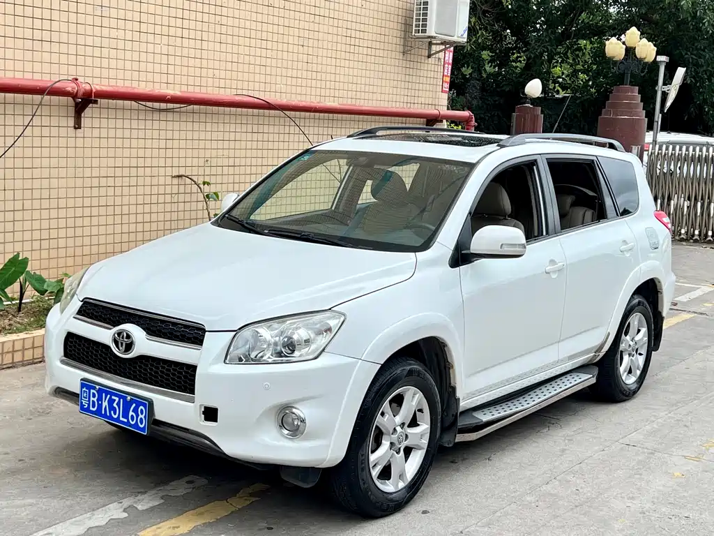 Toyota RAV4 2011