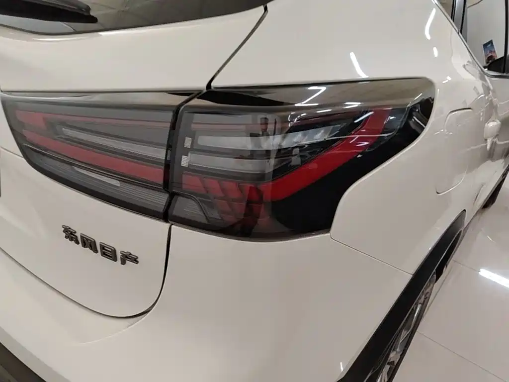 Nissan Qashqai — миниатюра 8