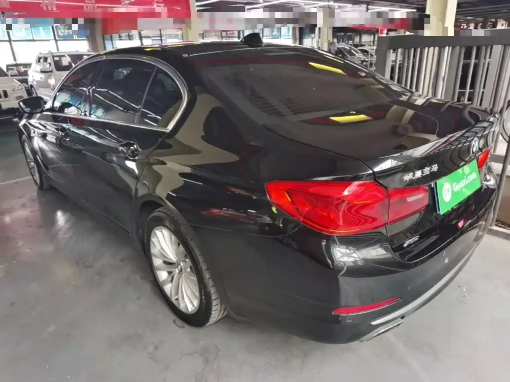 BMW 5 Series — миниатюра 5