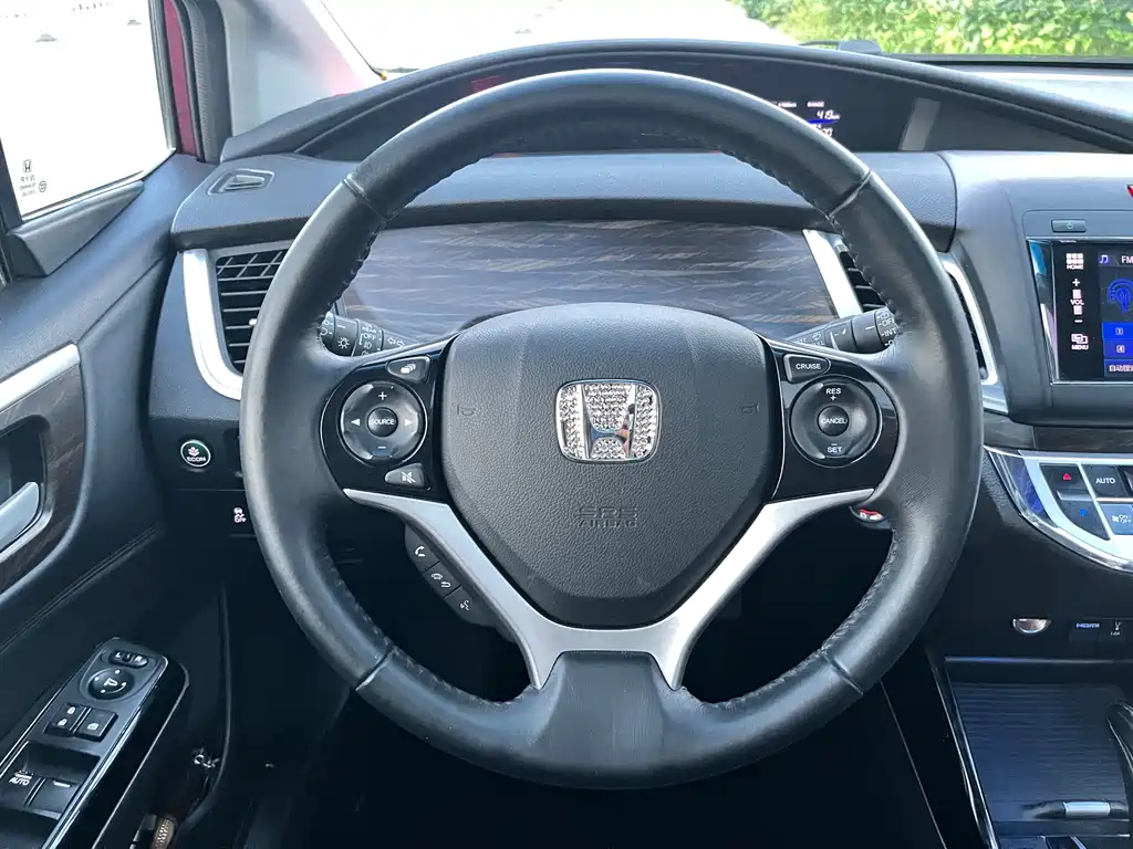 Honda Jade 2017 210TURBO CVT Luxury 5 мест