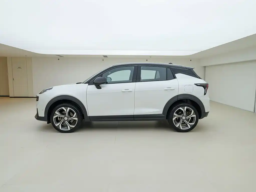 Lynk & Co 06 — миниатюра 4