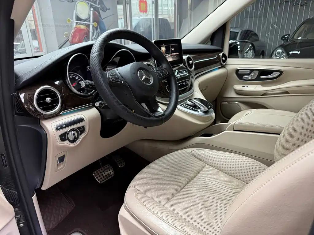 MERCEDES-BENZ V CLASS