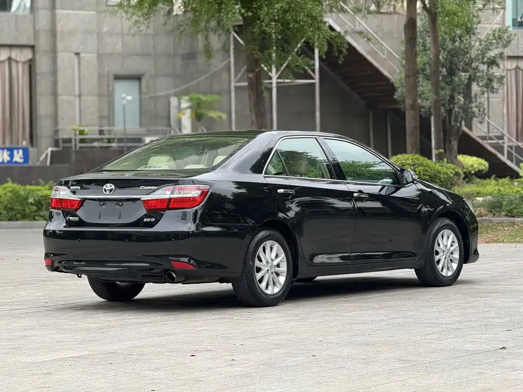 Toyota Camry — миниатюра 21