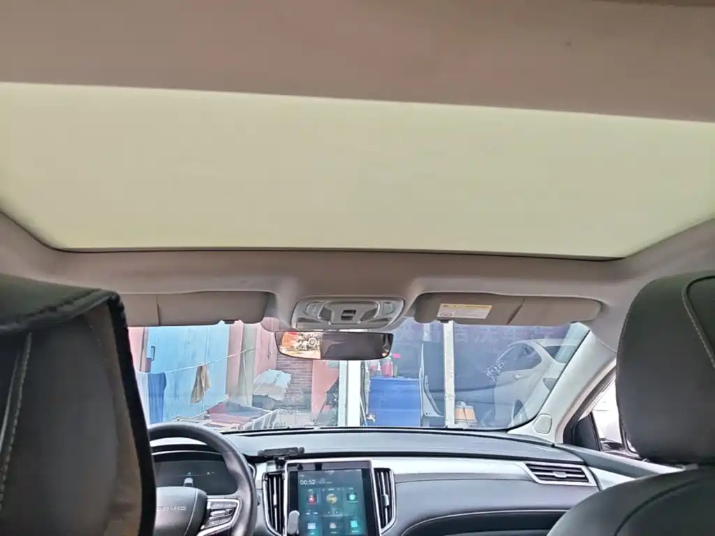 Roewe i6 MAX New Energy — миниатюра 18