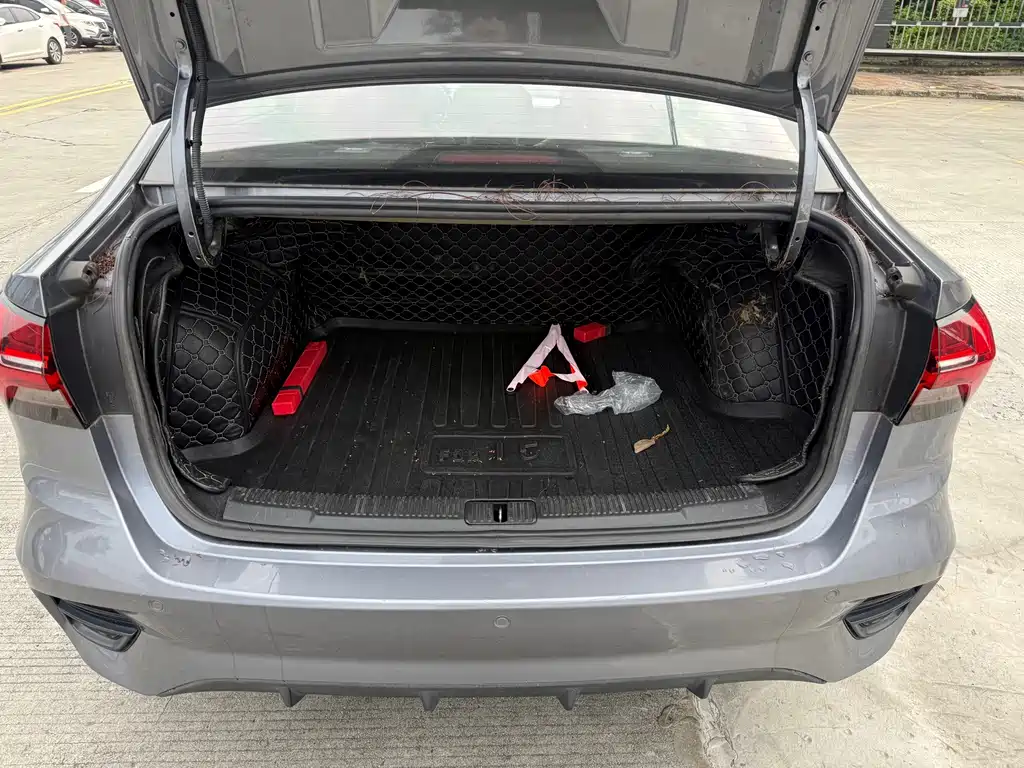 Roewe i5 — миниатюра 11