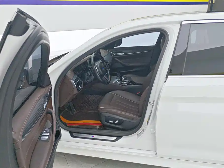 BMW 5 Series 5 2022 535Le M Sport