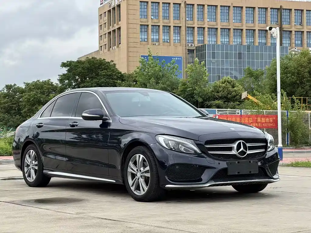 Mercedes-Benz C-Class — миниатюра 6