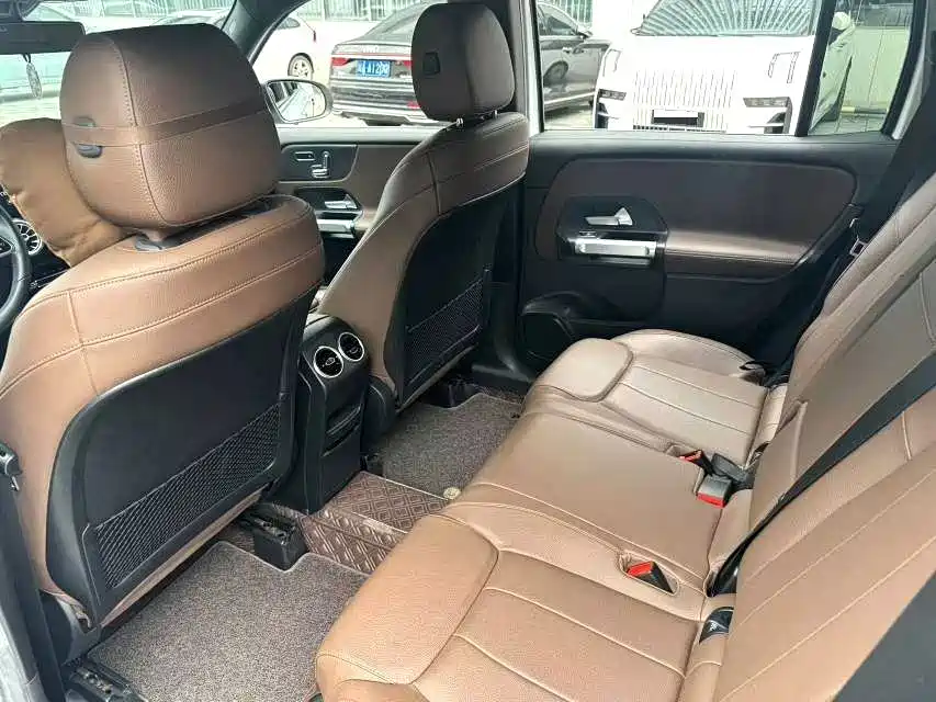 Mercedes-Benz GLB — миниатюра 6
