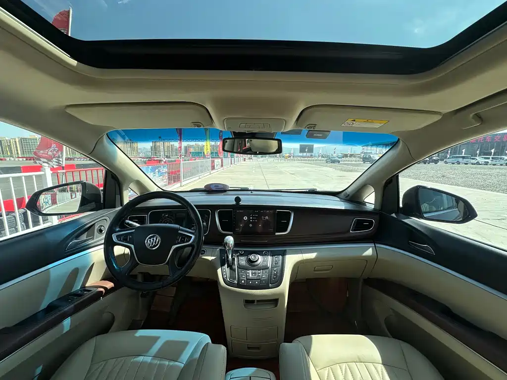 Buick GL8 2017 25S Luxury V